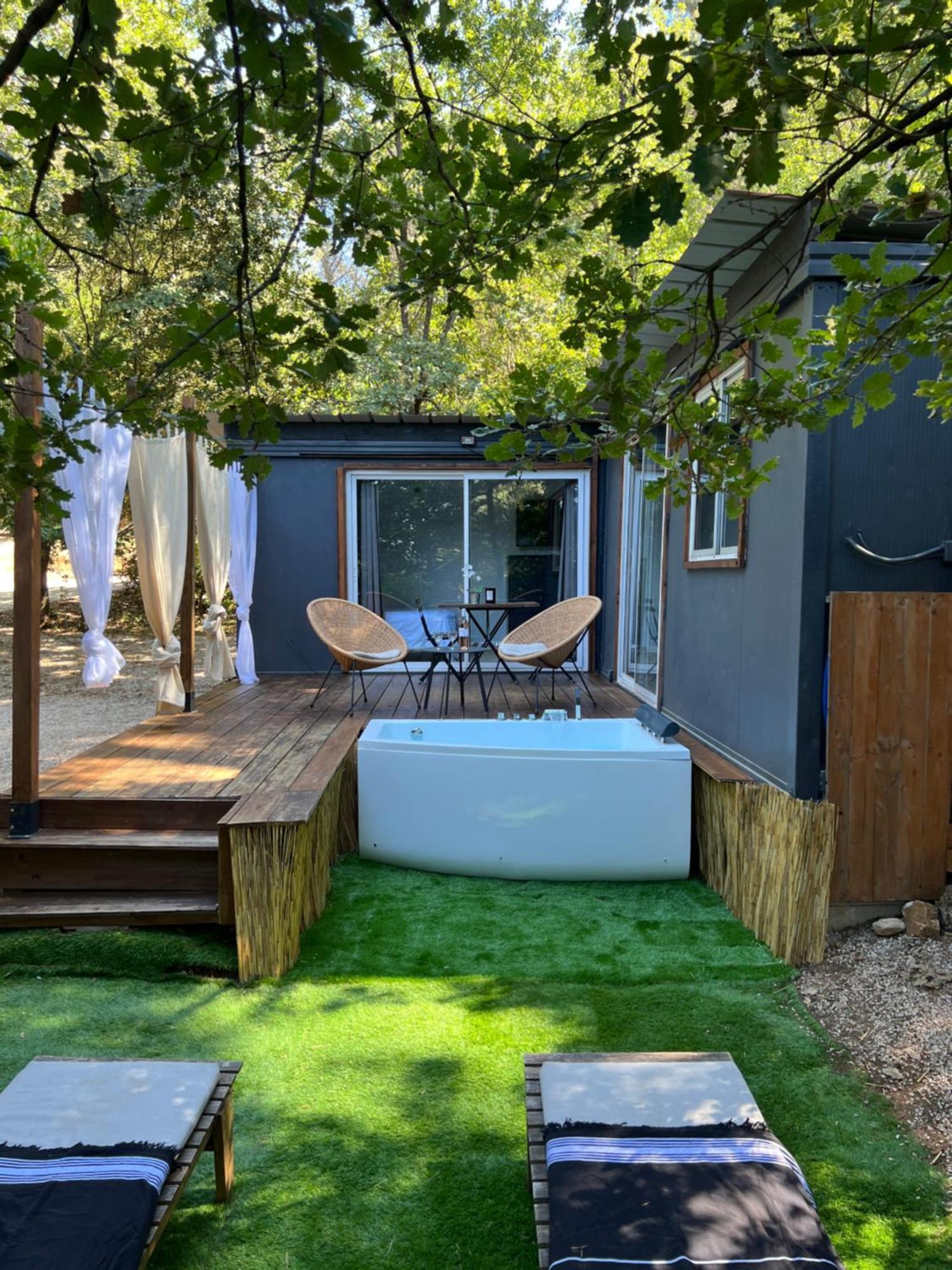 Superbe Cabane Jacuzzi Jardin Clim Wifi Parking Meyreuil Exterior photo
