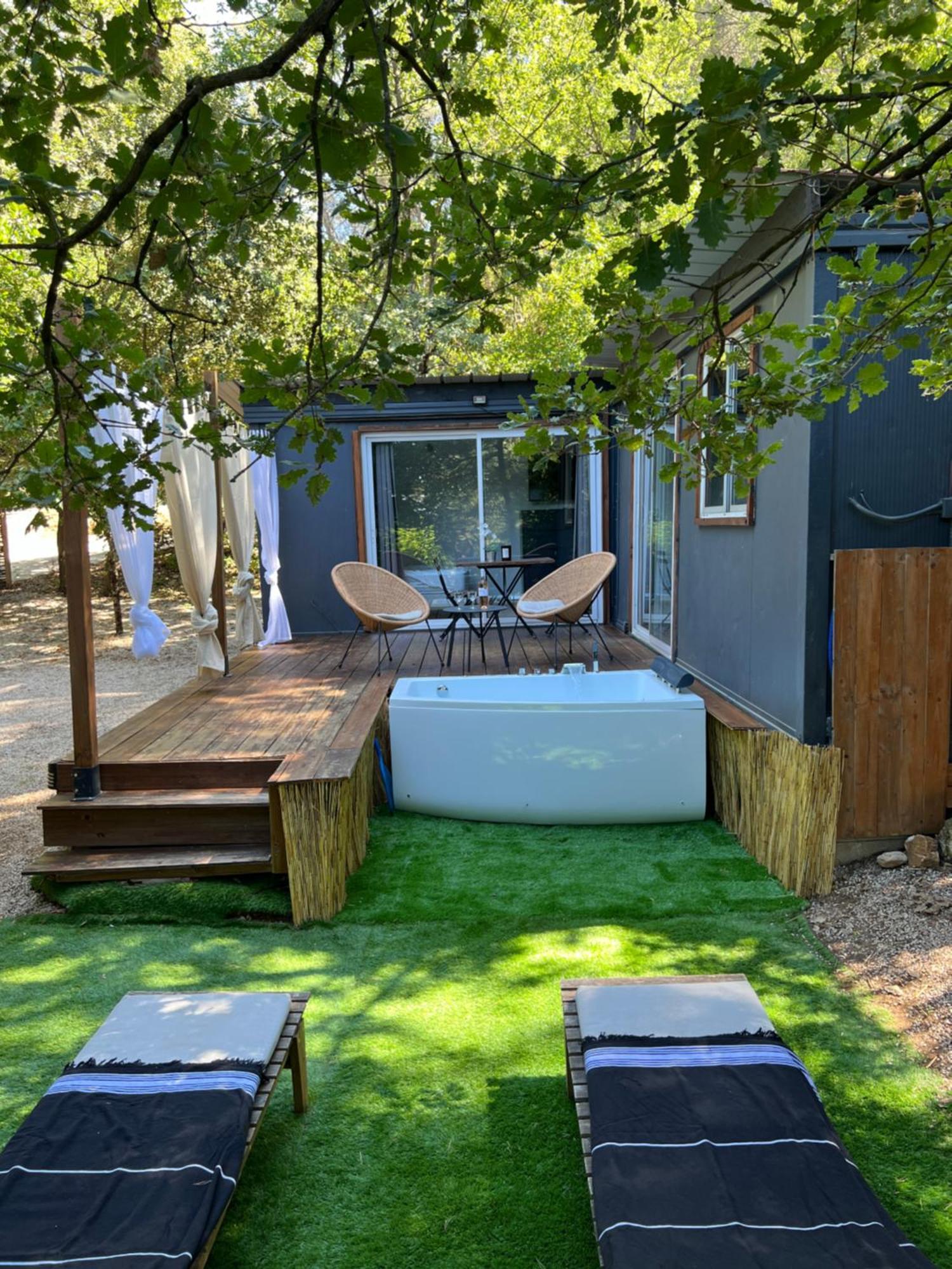 Superbe Cabane Jacuzzi Jardin Clim Wifi Parking Meyreuil Exterior photo