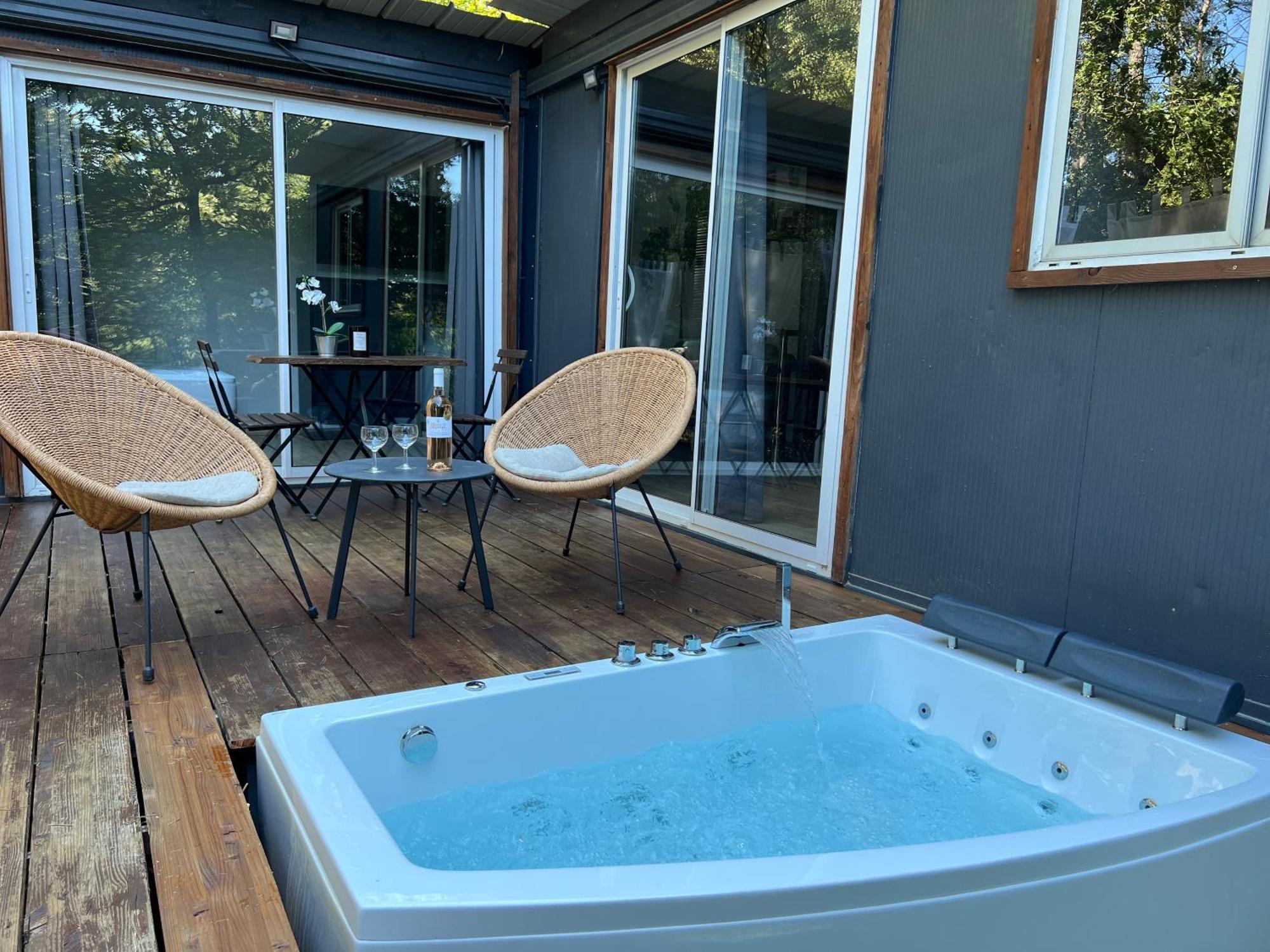 Superbe Cabane Jacuzzi Jardin Clim Wifi Parking Meyreuil Exterior photo